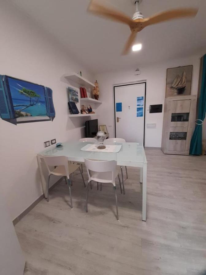 Appartamento Ambos Mundos Quartu SantʼElena Esterno foto